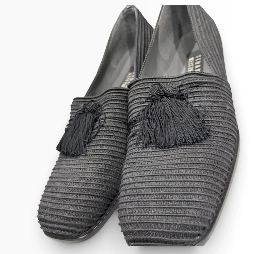 Stuart Weitzman Paisano Stretch Loafer 9B Black Textured Tassel Shoes Old Money